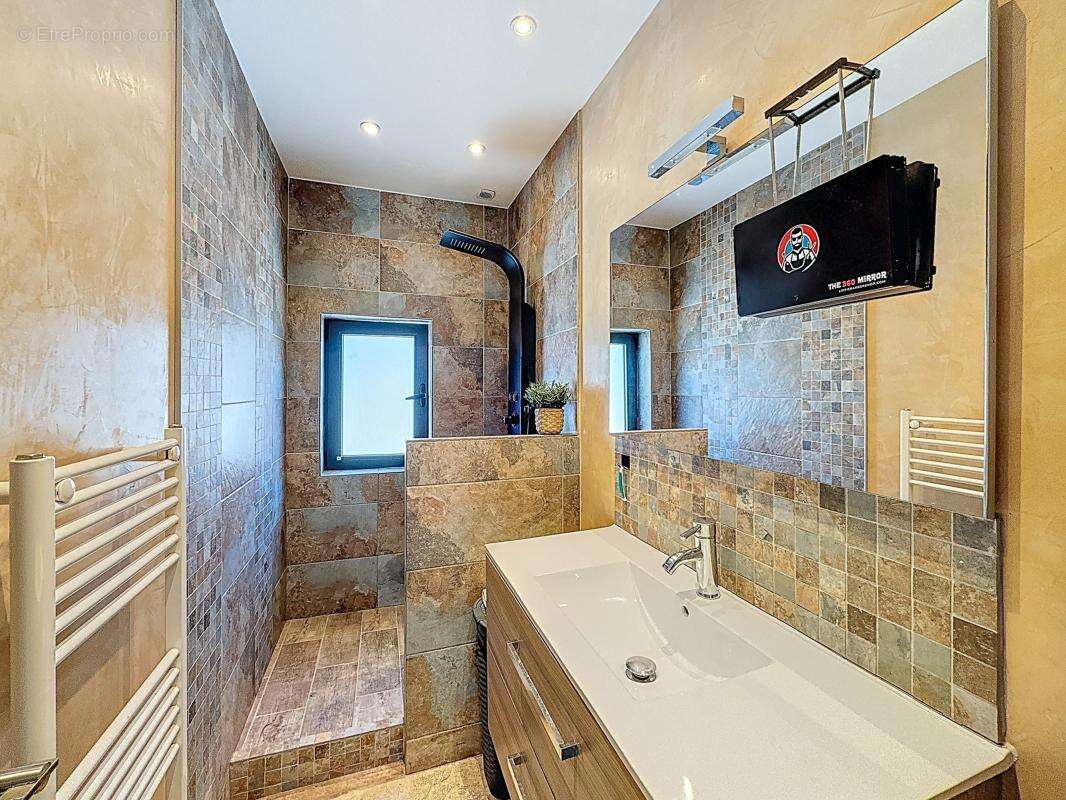 Maison à VAULX-EN-VELIN