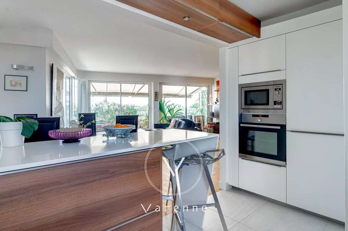 Appartement à PARIS-14E