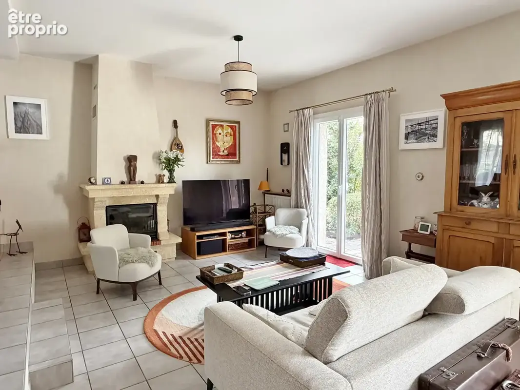 CRAPONNE proche du centre et au calme, belle maison de 124 m2 avec 4 chambres sur terrain de 427 m2 - photo 5