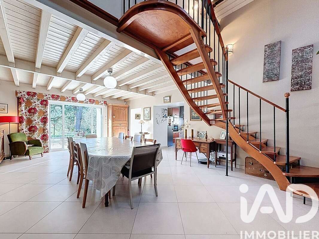 Photo 5 - Maison à FONTAINES-D'OZILLAC