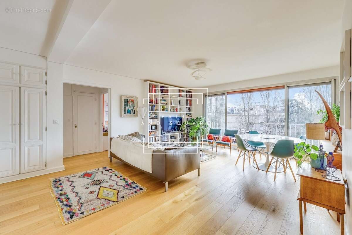 Appartement à NEUILLY-SUR-SEINE