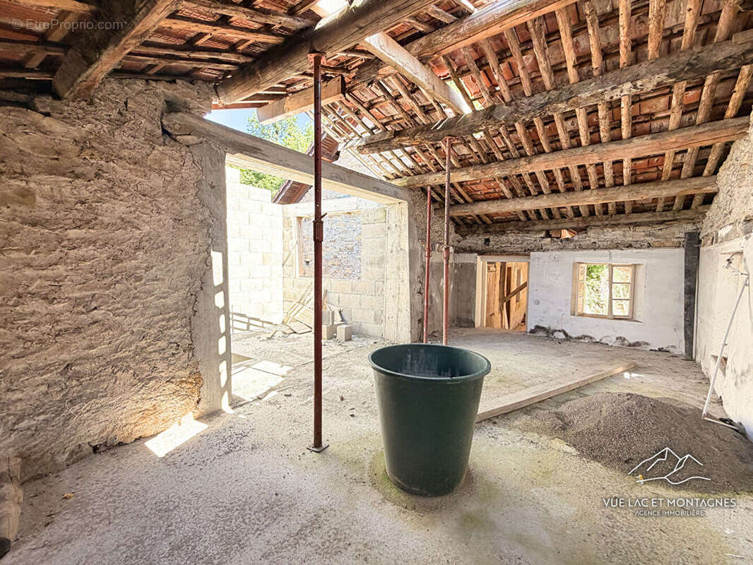 Maison de village à rénover en 2 appartements - Allinges 74200 - photo 6