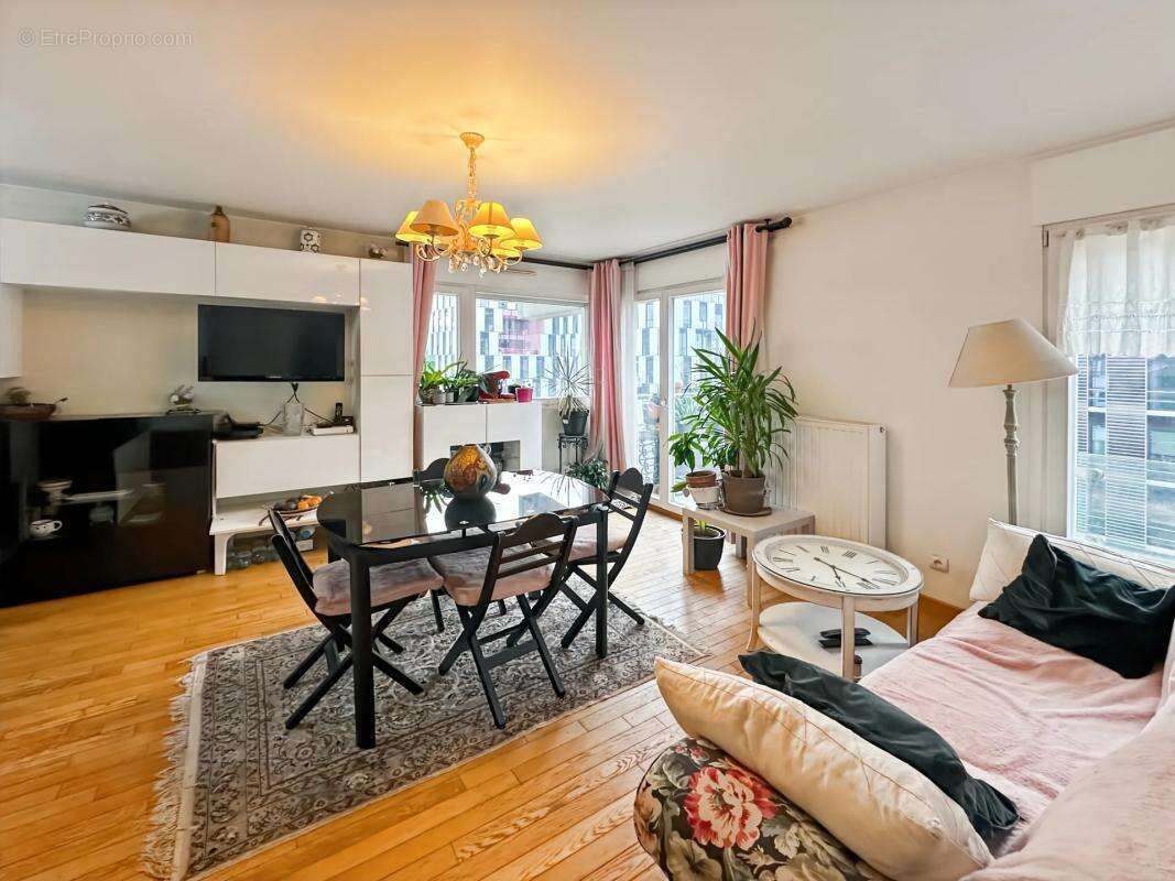 Appartement à PARIS-19E