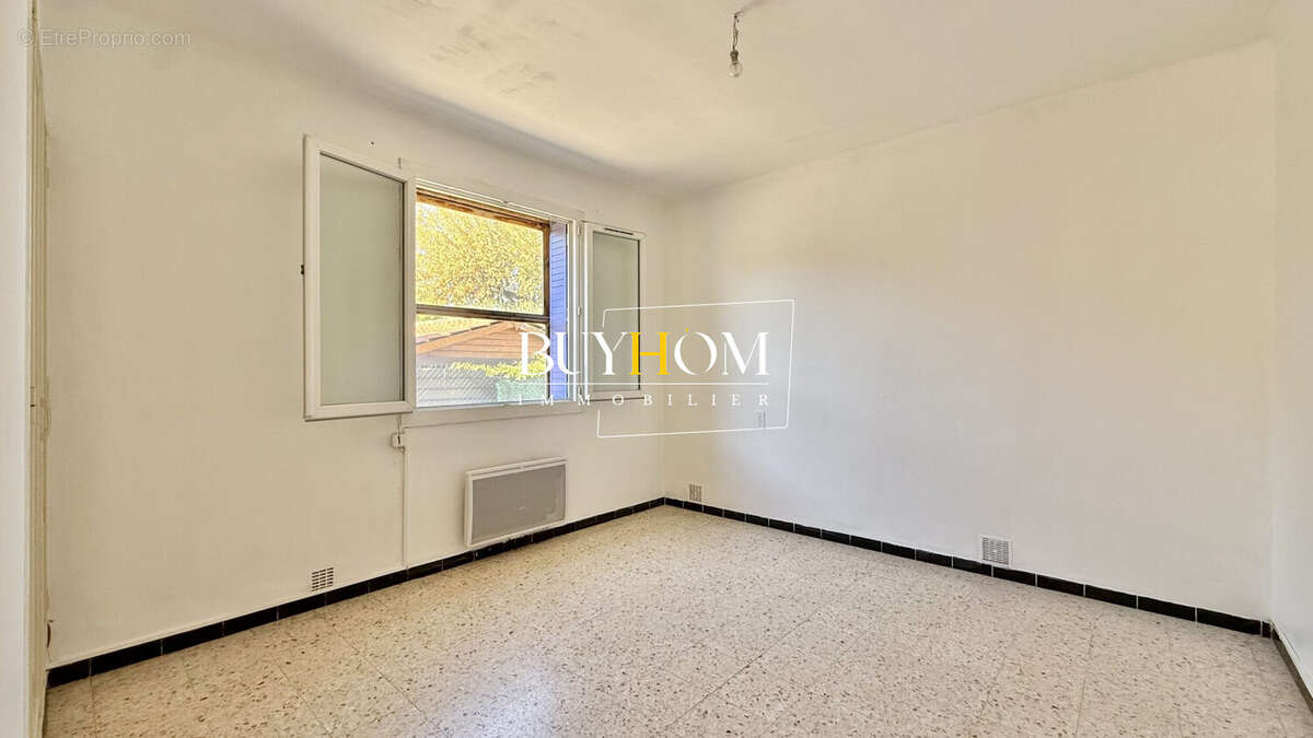 Appartement à L'ISLE-SUR-LA-SORGUE