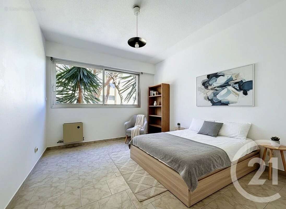 Appartement 71 m² à Antibes  - photo 17