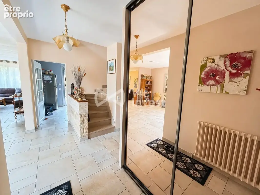Maison 215 m² à Villemandeur  - photo 2