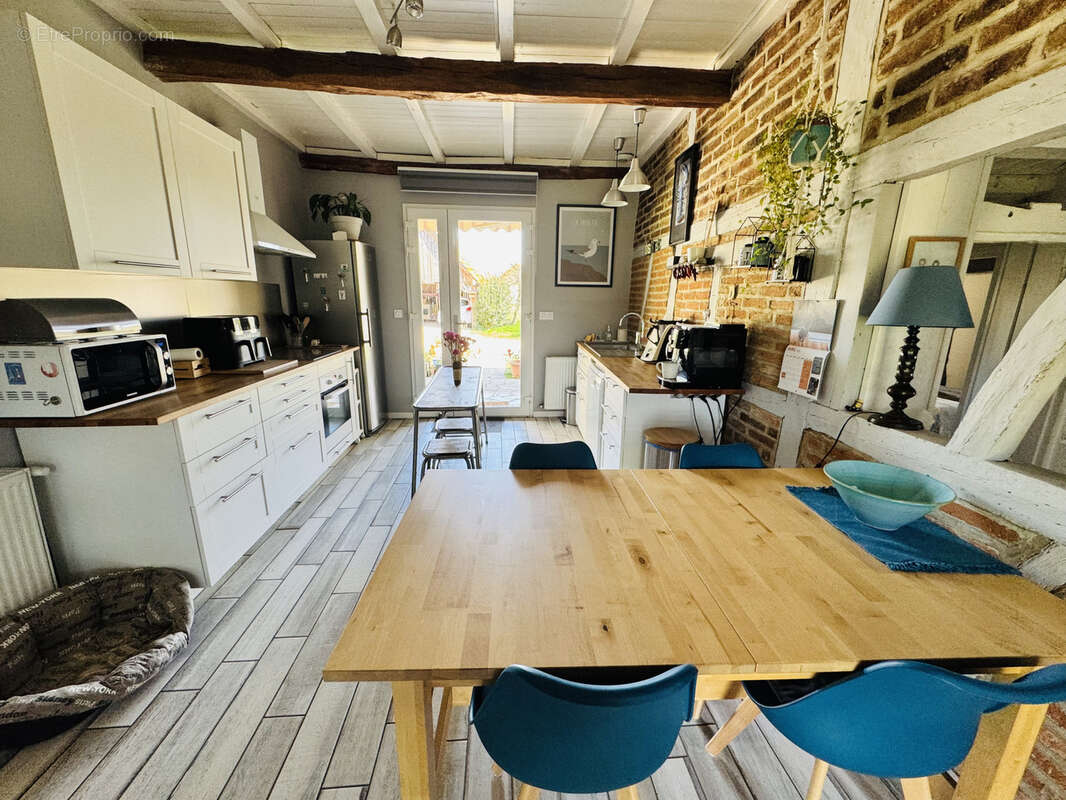 Maison à SENS-SUR-SEILLE