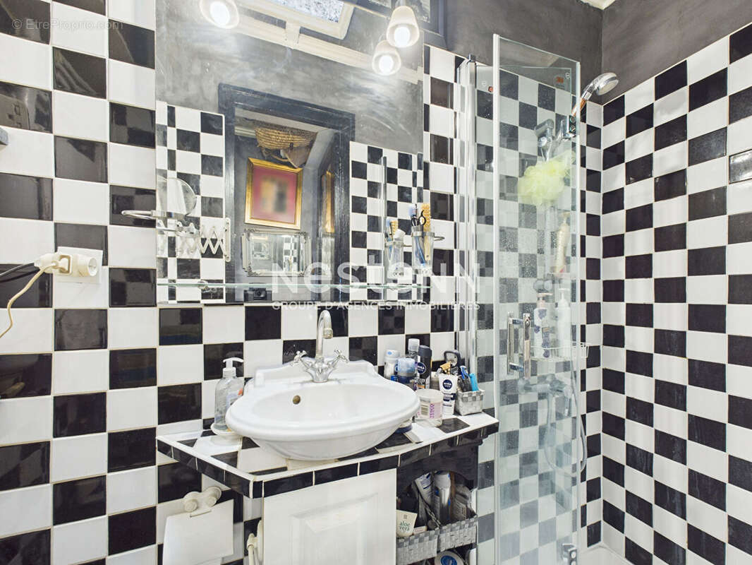 Appartement à PARIS-18E