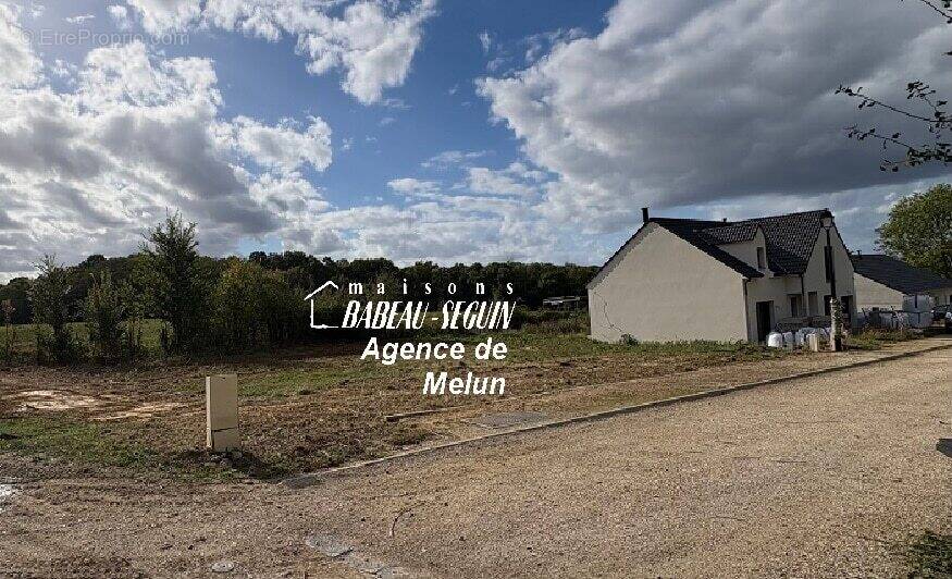 Terrain à SOIGNOLLES-EN-BRIE