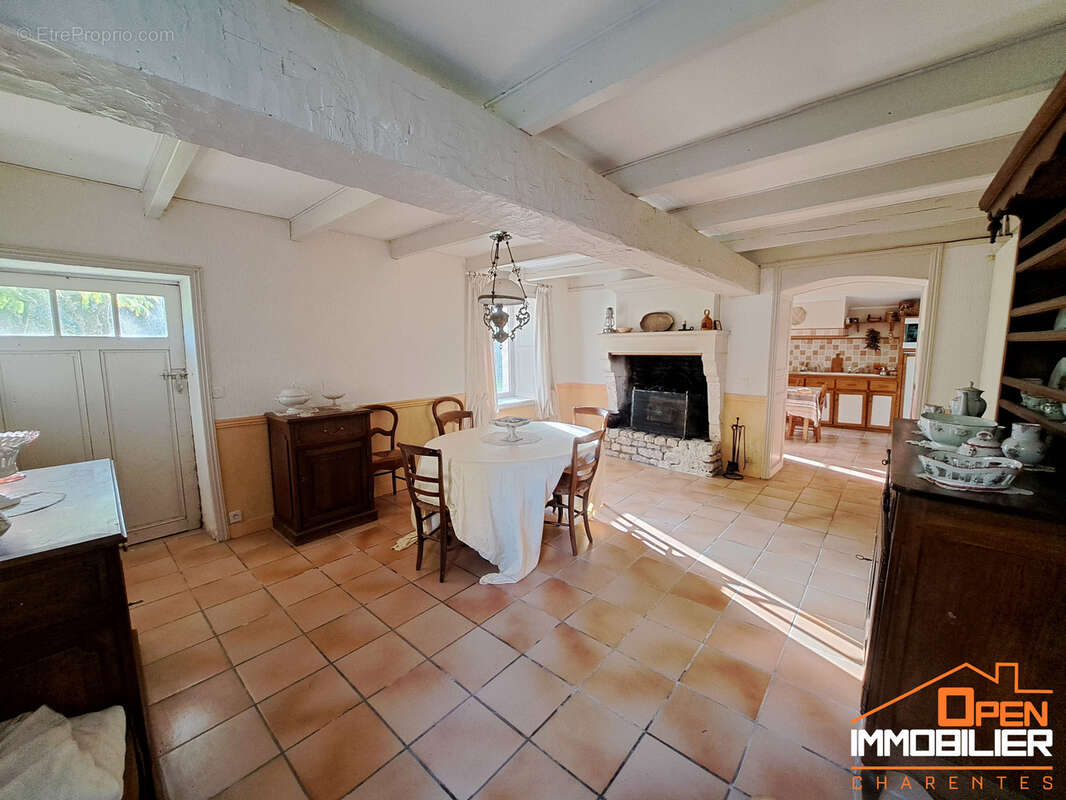 Maison à CRITEUIL-LA-MAGDELEINE