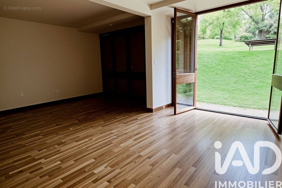 Photo 1 - Appartement à LA CELLE-SAINT-CLOUD