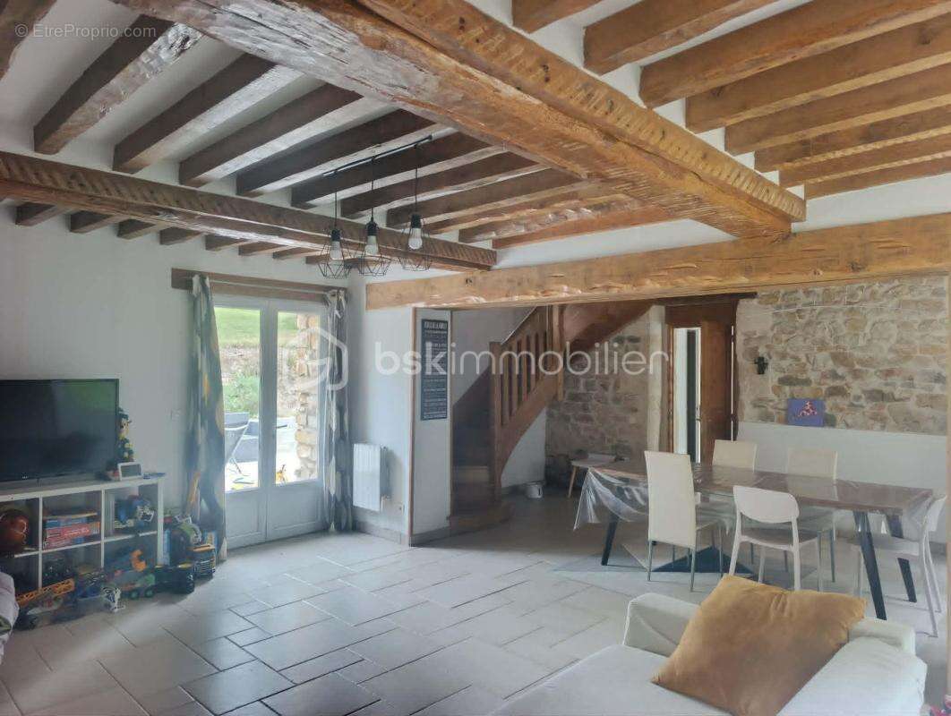 Maison sur plus de 28600 m2 de terrain - photo 3