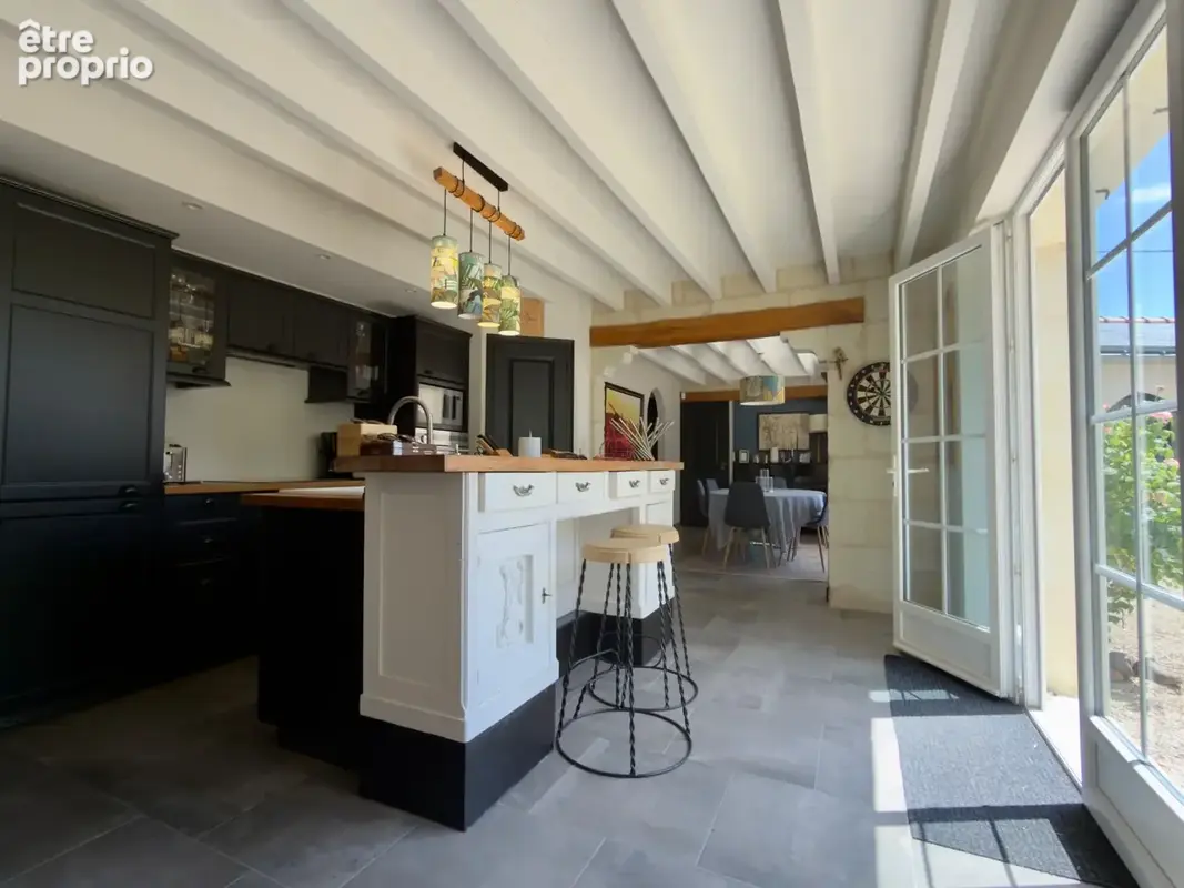 VARENNES SUR LOIRE, Longère rénovée de 134m² habitables / 151m² utiles avec garage et jardin - photo 5