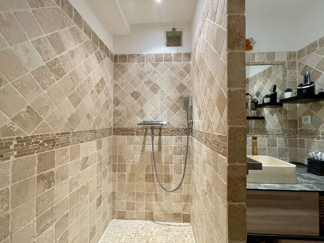 Appartement à SIX-FOURS-LES-PLAGES