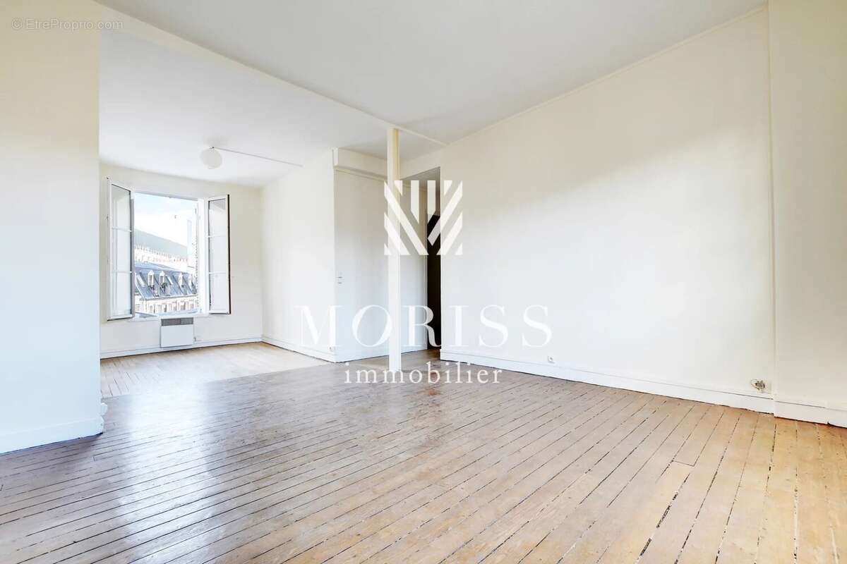 Appartement à PARIS-11E
