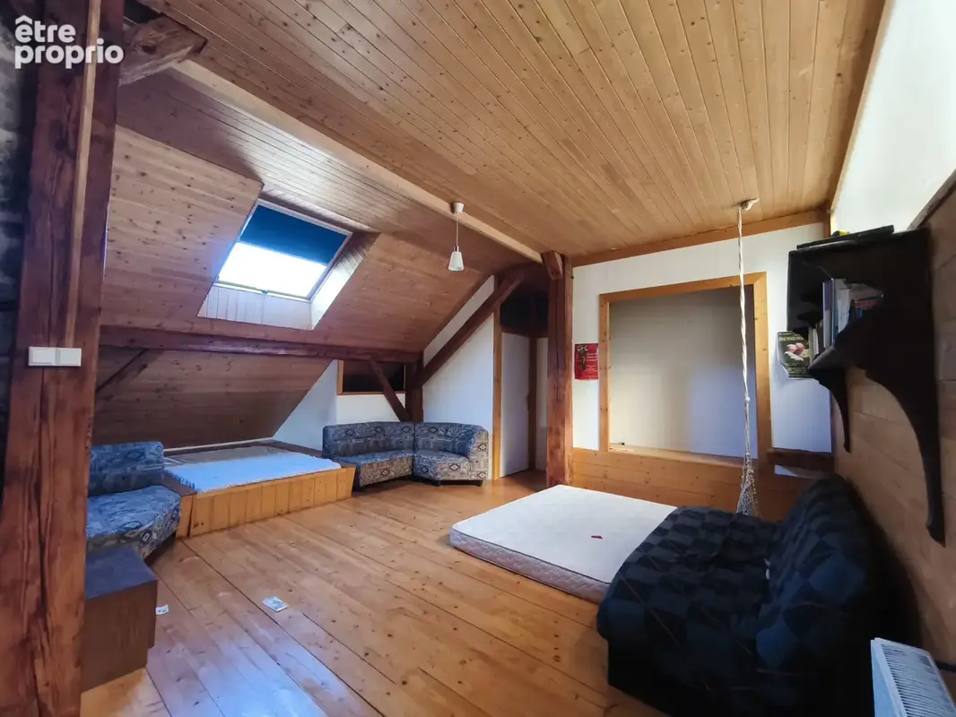 maison avec 2 appartements avec grand garage - photo 10