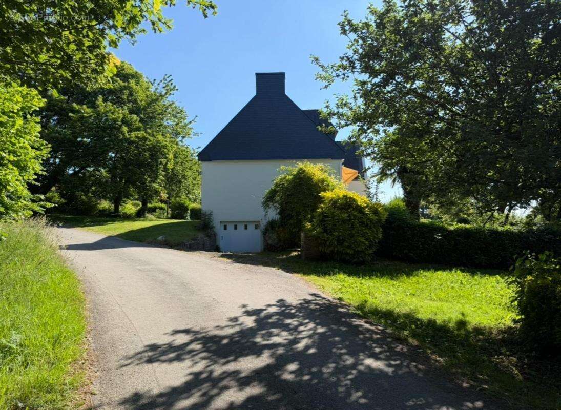 Maison à PLUHERLIN