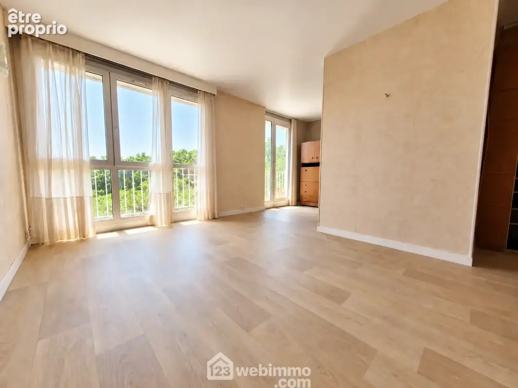 Photo Appartement à Cachan au prix de 299 000€