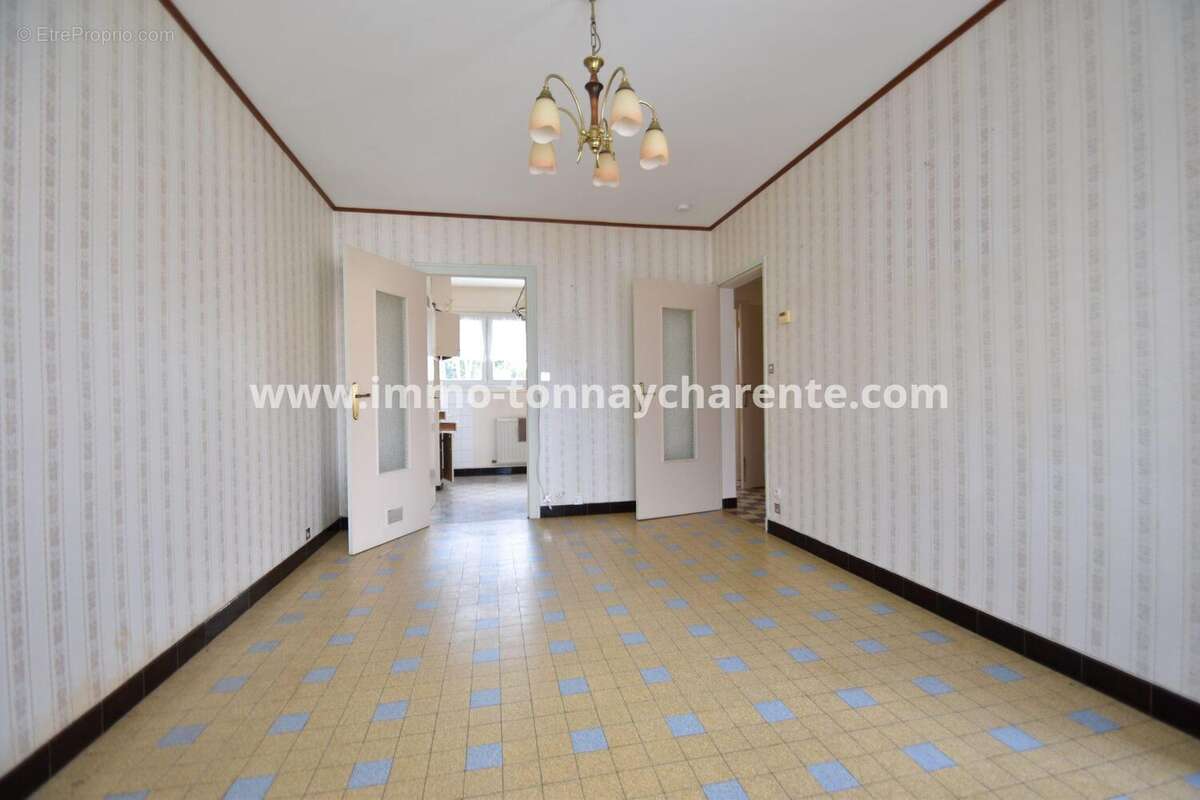 Maison à TONNAY-CHARENTE