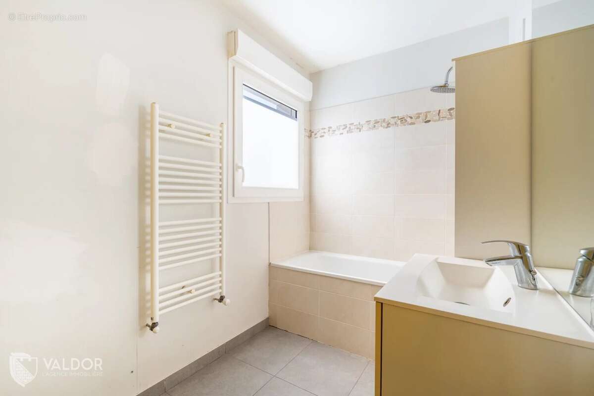 Appartement à ANSE
