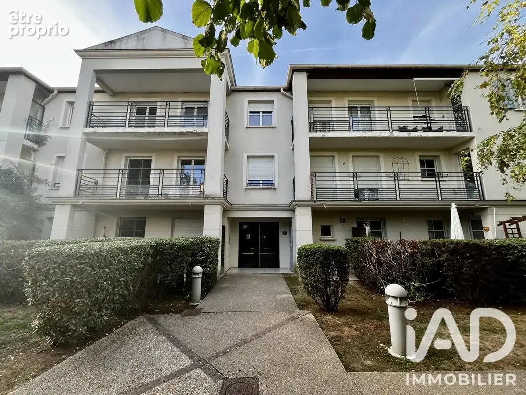 Photo 1 - Appartement à LIEUSAINT