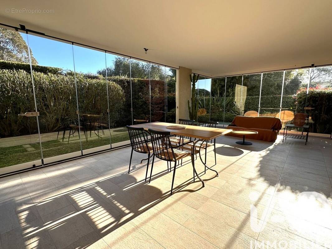 Photo 1 - Appartement à SAINT-RAPHAEL