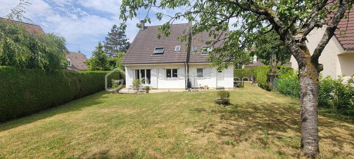 Maison à LES ESSARTS-LE-ROI