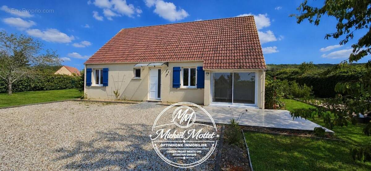 Maison 4 pièces 102 m² · à Saint-Samson-de-la-Roque · 102 m² · 214 000 €