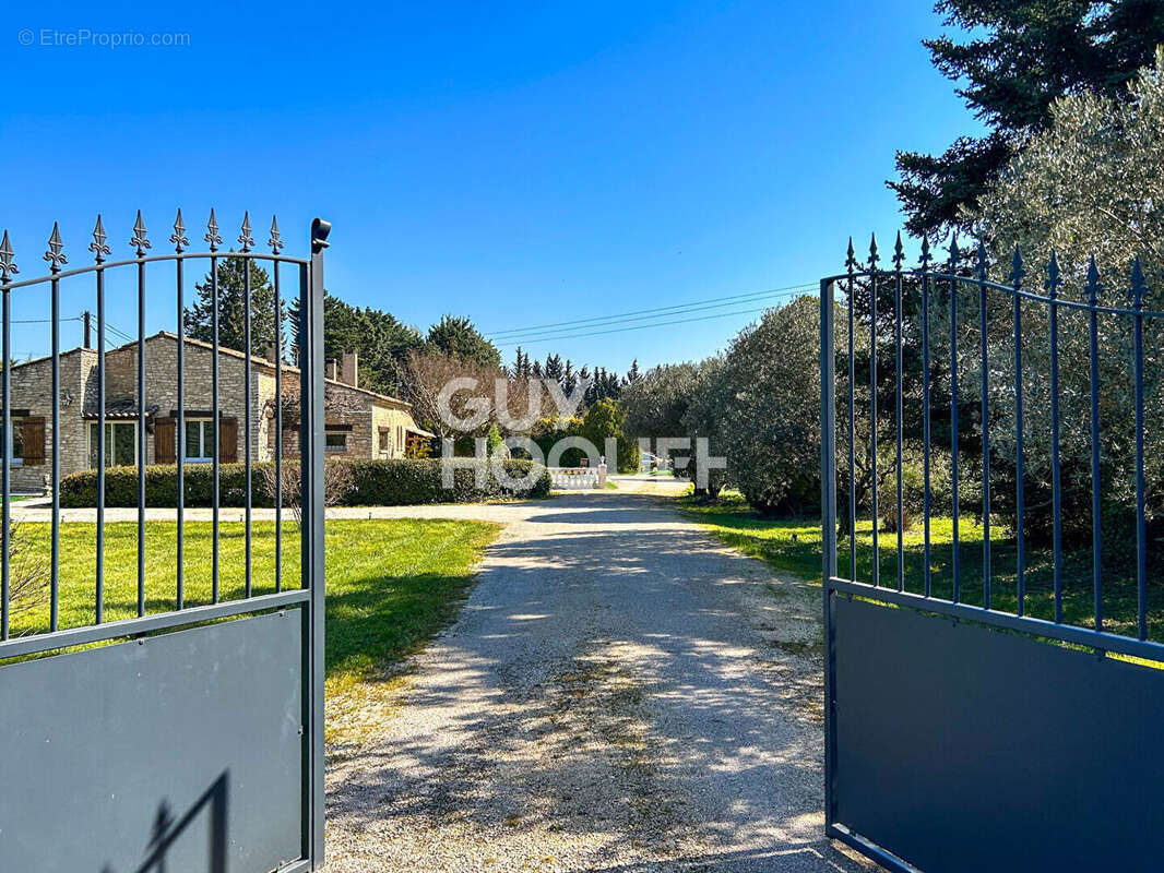 Maison à L'ISLE-SUR-LA-SORGUE