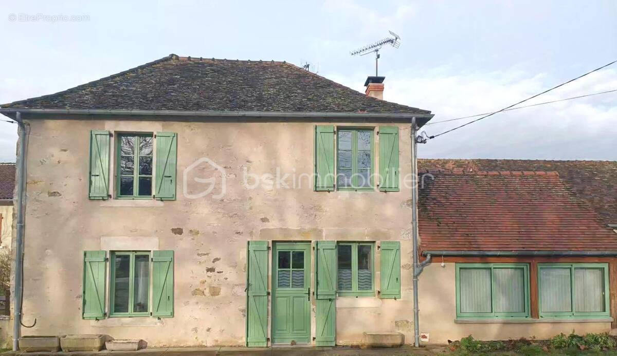 Maison à LA TRIMOUILLE