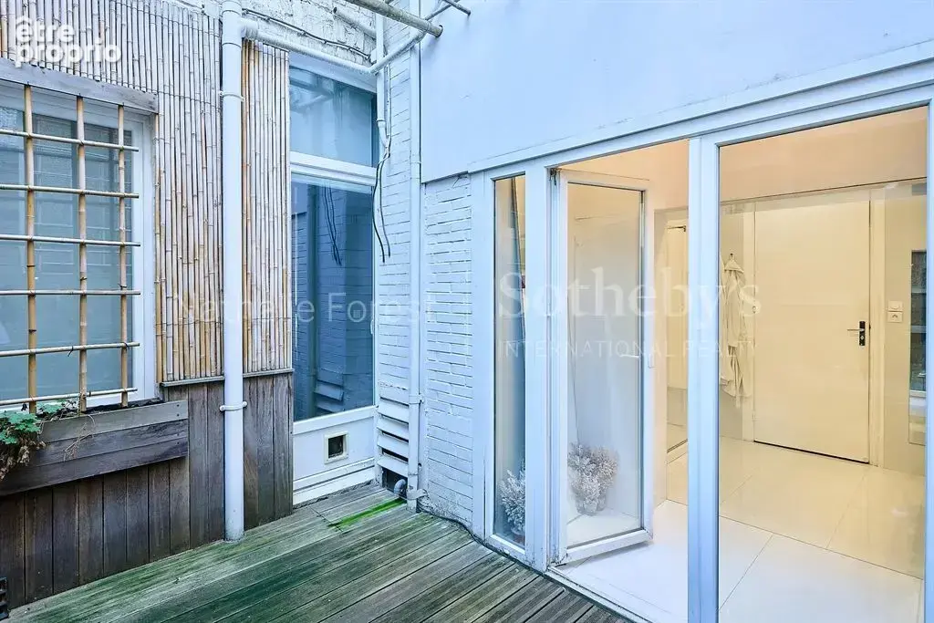 Exclusivité . Lille Sébastopol , splendide appartement type 5 entièrement rénové . Cave . parking . - photo 16