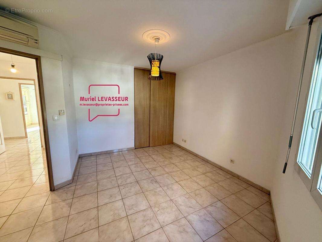 Appartement à SIX-FOURS-LES-PLAGES