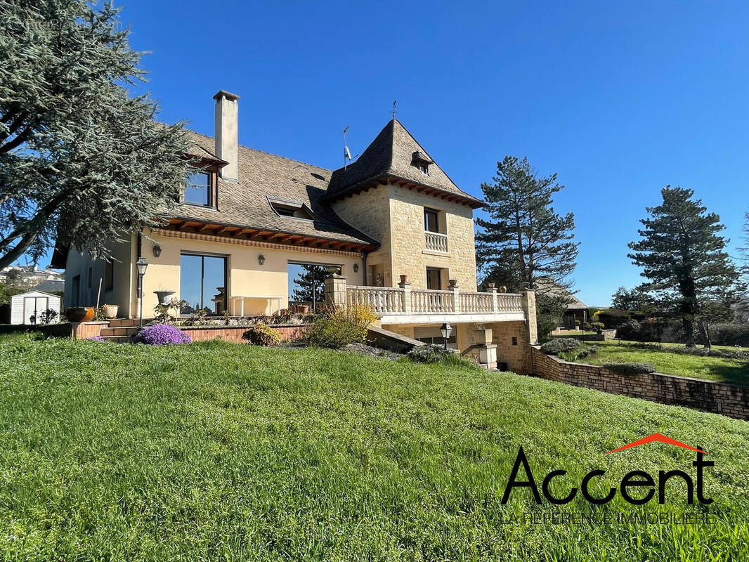 Maison à ONET-LE-CHATEAU