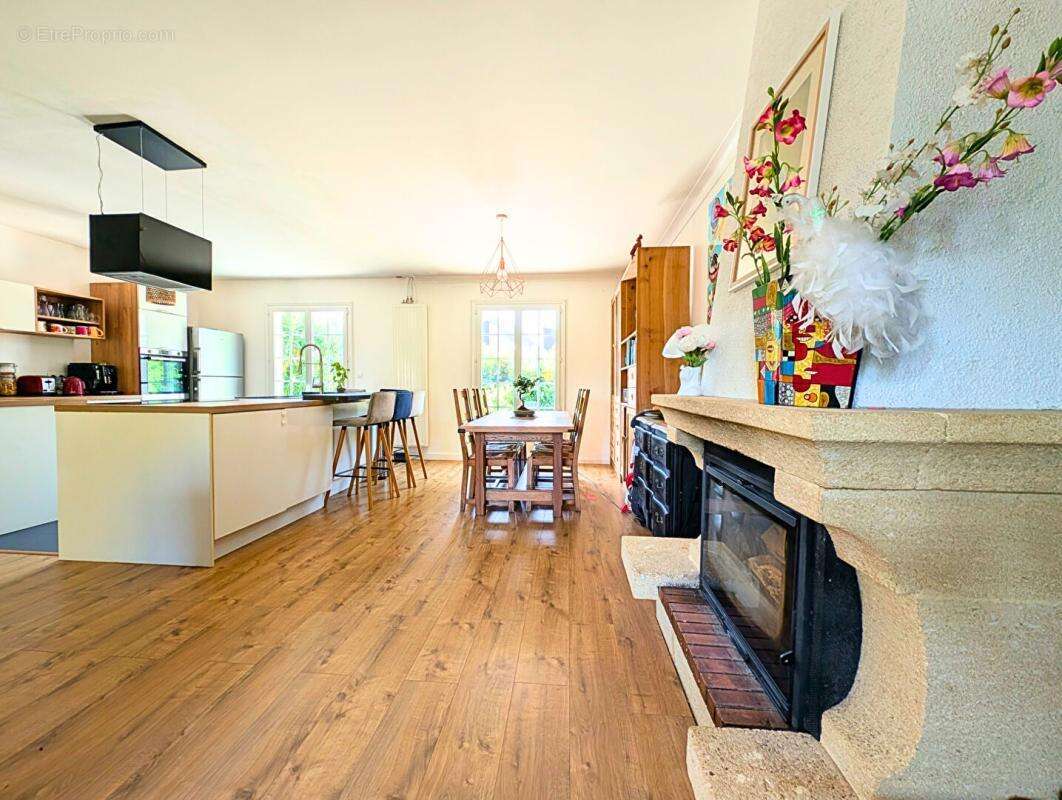 Maison à SAINTE-LUCE-SUR-LOIRE