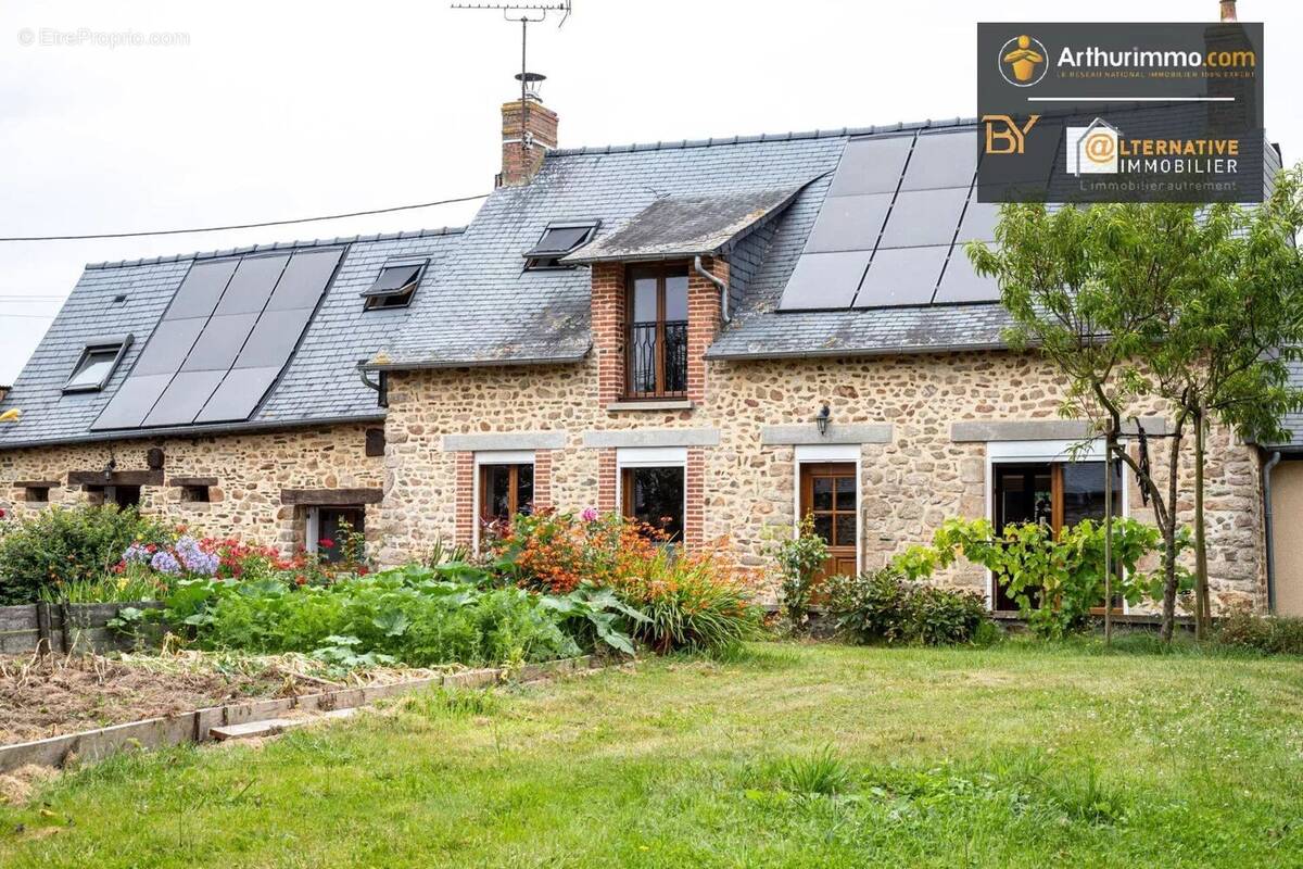 Maison à ARGENTRE-DU-PLESSIS