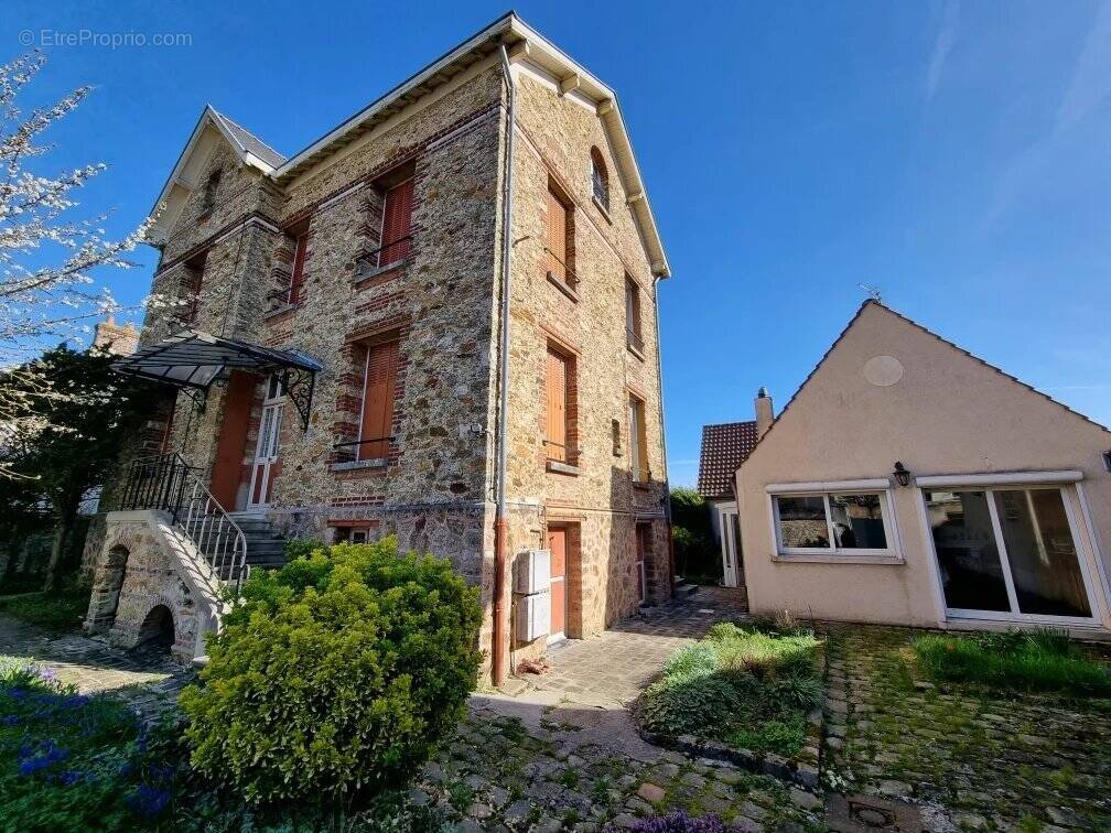 Appartement à COULOMMIERS