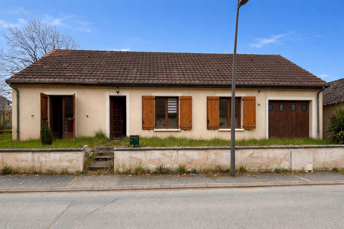 Maison à EGUZON-CHANTOME