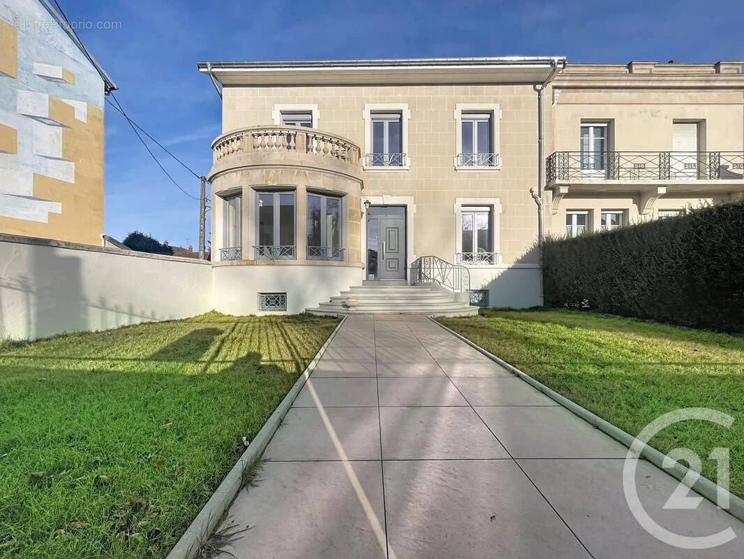 Maison à THAON-LES-VOSGES