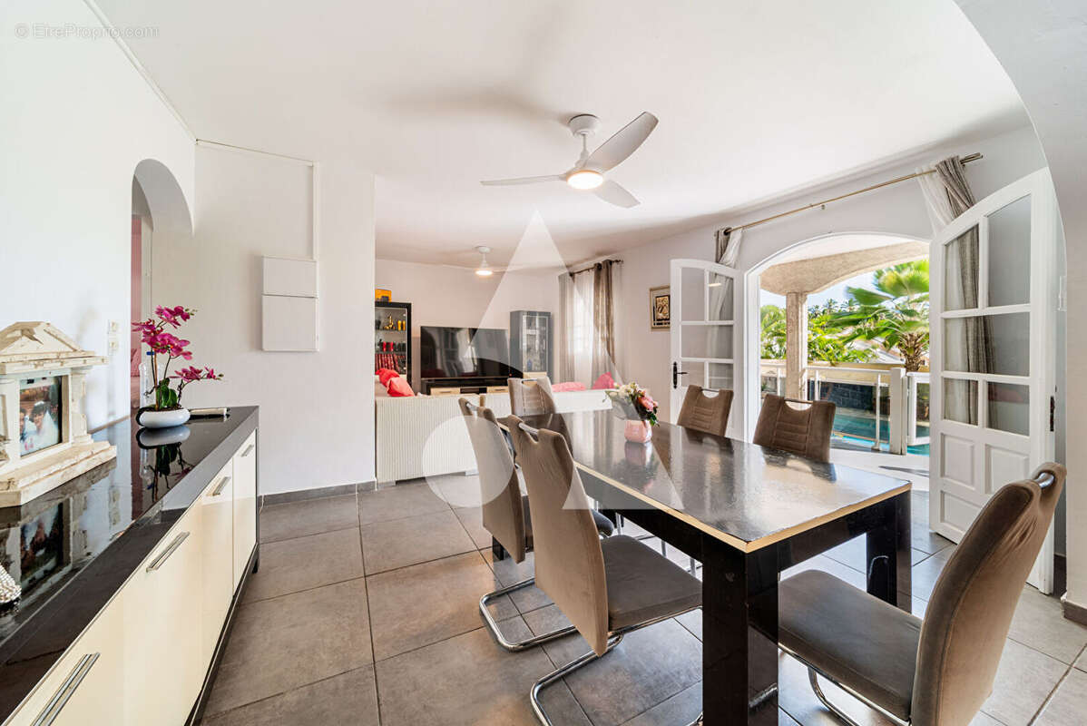 Exclusif  à la Possession la villa de tous vos projets. - photo 15