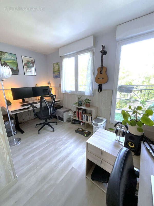 Appartement à VOISINS-LE-BRETONNEUX