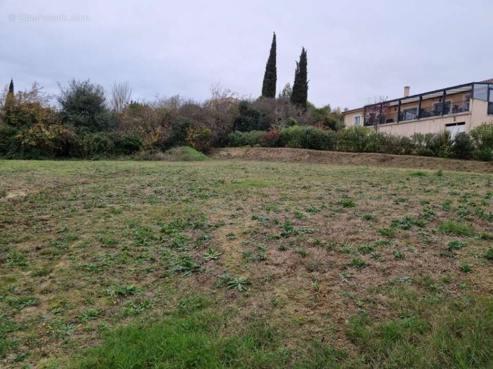 Terrain 1033 m² à Villeneuve-La-Comptal  - photo 2