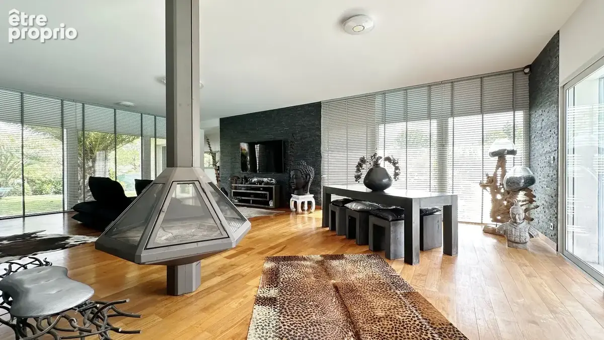 Lieu exceptionnel pour cette villa d'architecte de type 7 pièces de 266 m2 avec piscine - photo 8