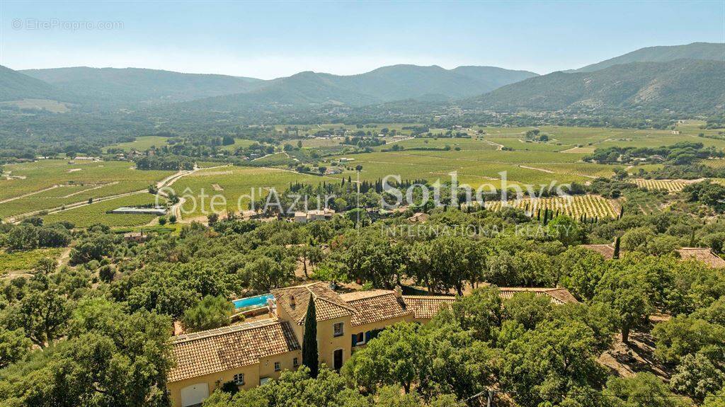 Maison à PLAN-DE-LA-TOUR