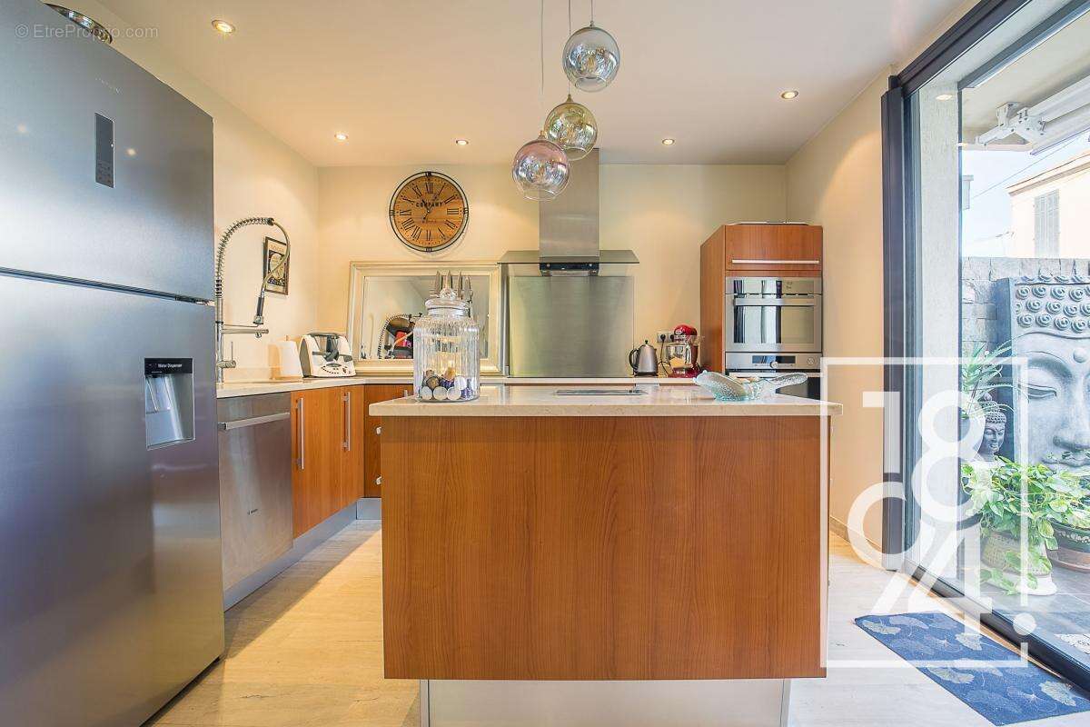 Appartement à MARSEILLE-12E