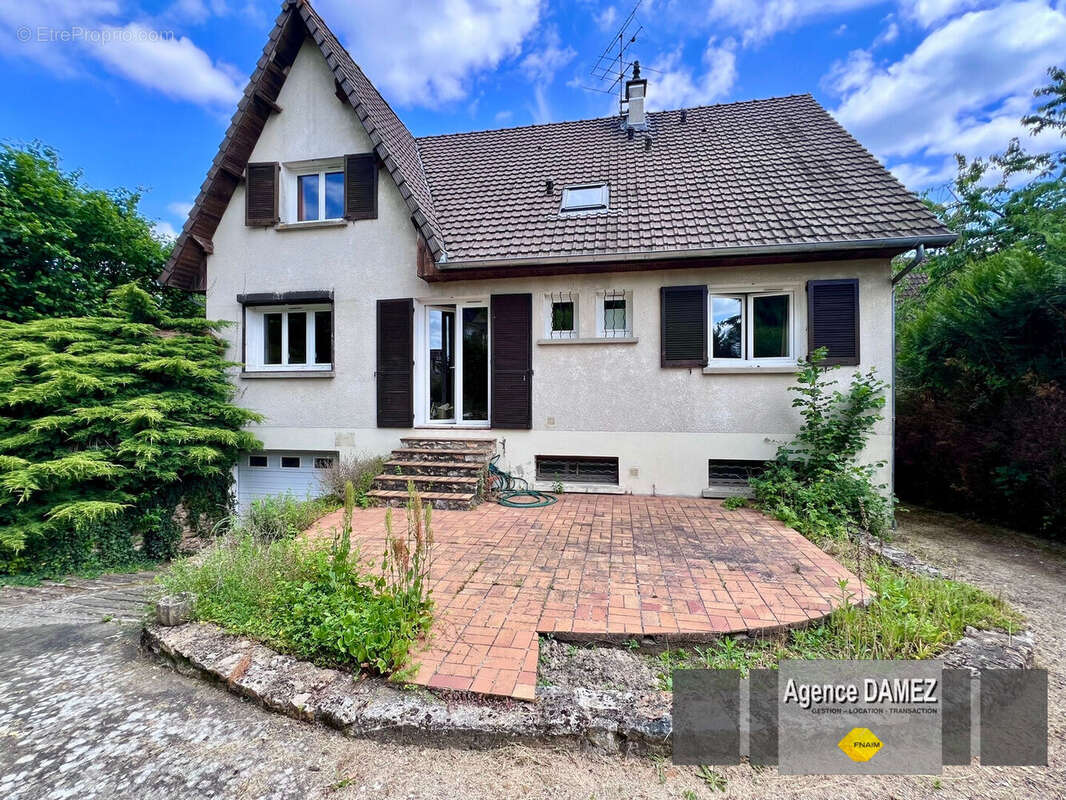 DOURDAN 3 km - SAINTE-MESME - Maison traditionnelle 8 pièces - 161 m² habitables - Terrain clos de 872 m² - photo 9