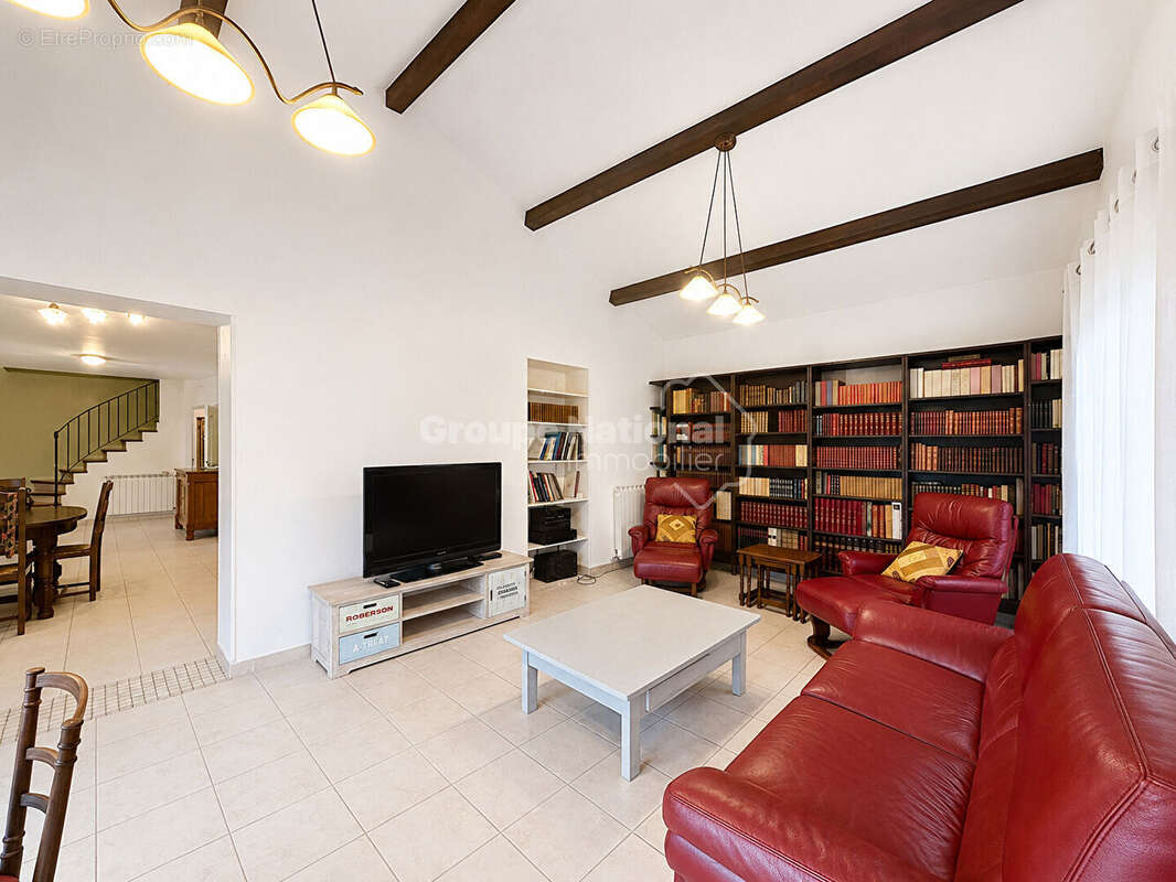 Maison 277 m² à Beaucaire  - photo 6