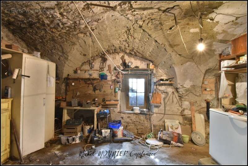 Maison de village à rénover avec grange de 186 m² à Siguret - photo 15