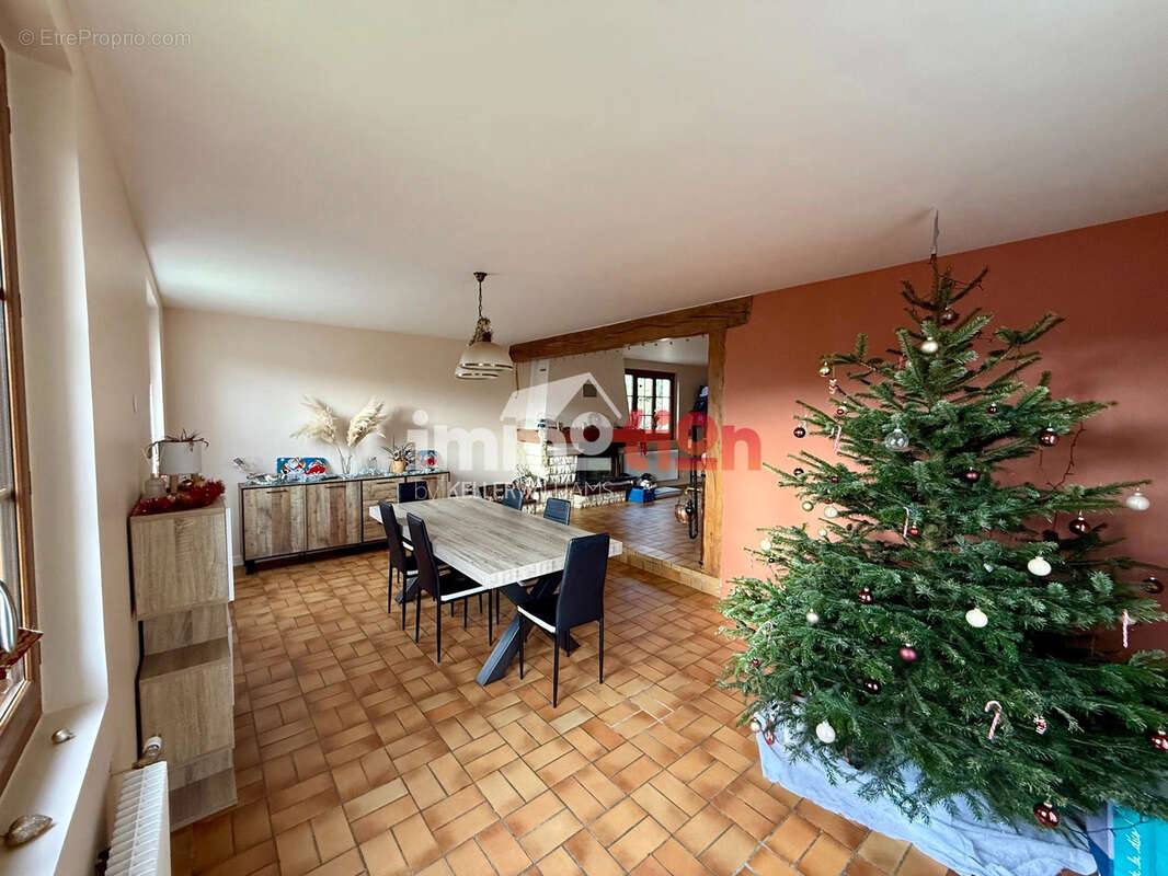 Maison à HUCHENNEVILLE