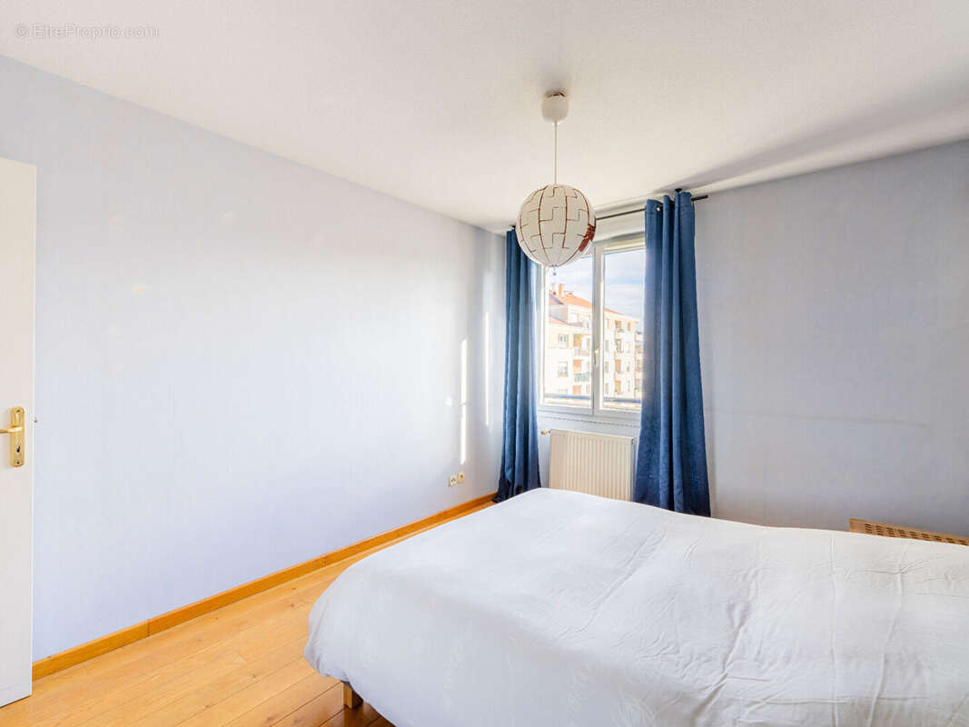 Appartement à LYON-8E