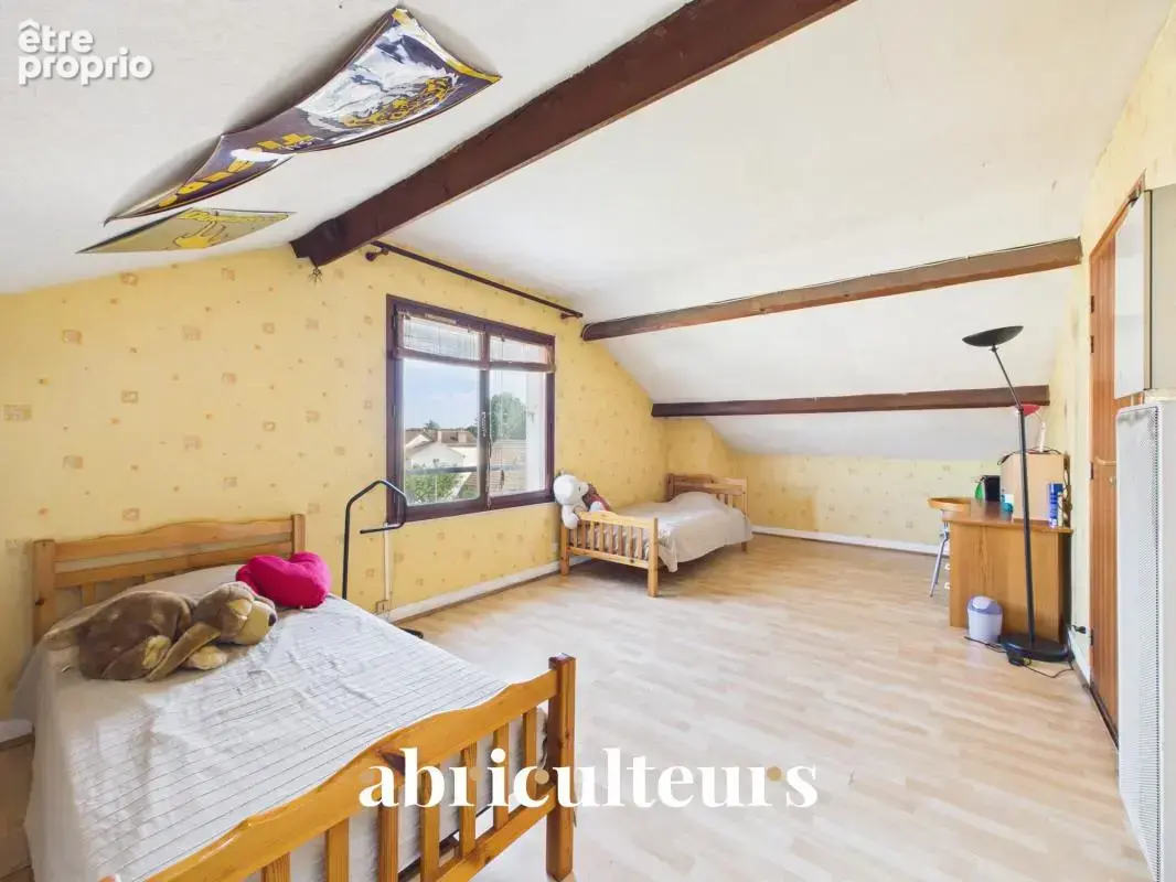 Clamart : Maison familiale lumineuse, 4 chambres, jardin, dépendance et fort potentiel - photo 13